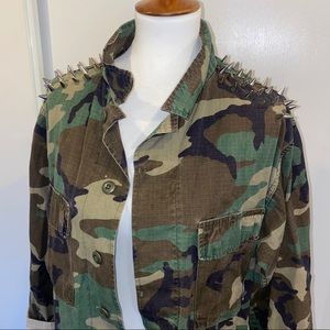 Green Camouflage Army Jacket w Spike Details M